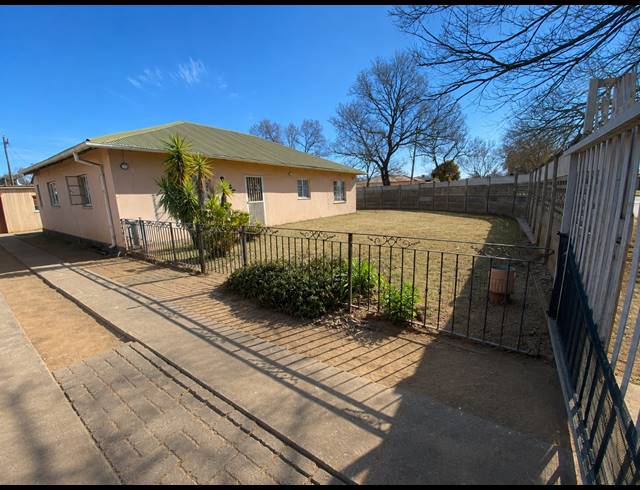 3 BEDROOM HOUSE FOR SALE IN VANDERBIJLPARK CW 5